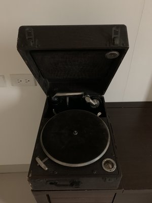 古董 Columbia 哥倫比亞  手提留聲機   78轉 電木唱片用  稀少  功能完全正常  只有一台  便宜拍賣