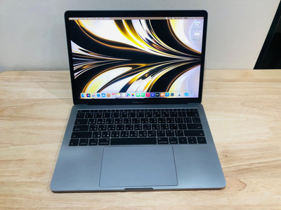 台中 2017年 MacBook Pro 13吋 i5 (2.3) 8G 256G 太空灰 灰色 577次 螢幕亮線