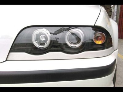 《※台灣之光※》全新BMW E46 4D 01 00 99 98年前期四門黑底光圈魚眼投射一體式大燈組 頭燈組