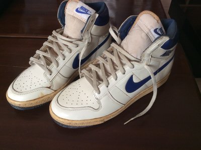 Nike 古董級籃球鞋 尺碼US 7.5 ， made in Taiwan 約30年歷史