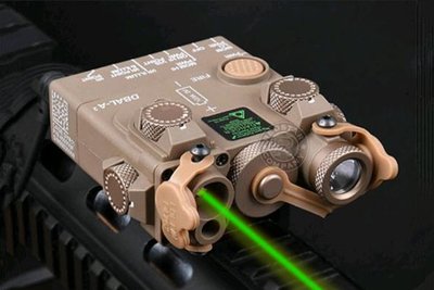 [01] DBAL-A2 綠雷射IR 指示器 沙 ( 雷射指星筆綠點紅外線紅點激光定標器指示燈瞄準鏡紅雷射手電筒LED