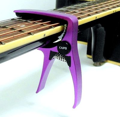 【河堤樂器】全新 AROMA AC-20 實用型 吉他移調夾(紫色) 木吉他移調夾 民謠吉他移調夾 電吉他移調夾