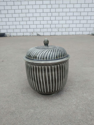 (二手)-定窯蓋罐:器型獨特，美觀自然，釉色溫潤，做工精細，蓋里面邊沿 古玩 擺件 老物件【中華拍賣行】4090