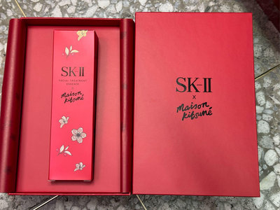(彩虹美妝) (免運) SKII SK2 青春露230ml 狐狸限定版，粉色，紅色。有加送原廠公司圍巾一條(圖案隨機)
