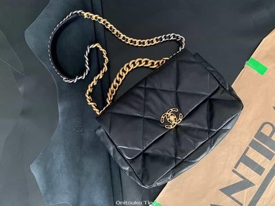 [二手正品]Chanel香奈兒 19 Flap Bag AS1161中號30CM黑色