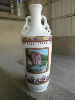 早期----金門--馬祖---大支---空酒瓶--擺飾用----高28公分--品如圖