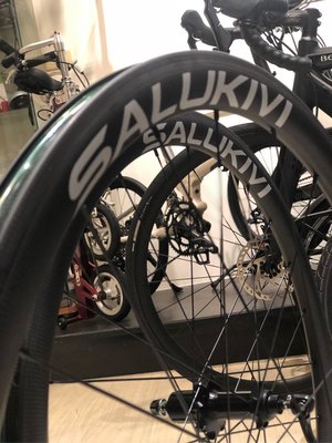 （J.J.Bike) SALUKIVI KS50碳纖維板輪 獵犬公路車輪組