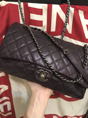 （售出）Chanel easycoco30 荔枝皮30公分深紫色 斜背包/肩背包