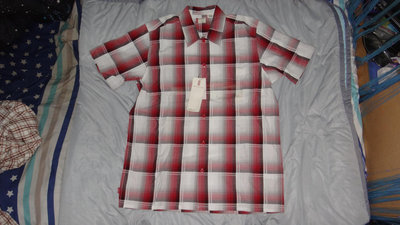 ~保證真品全新的男款 Levi's 紅白色格紋棉質短袖襯衫L號~便宜起標無底價標多少賣多少