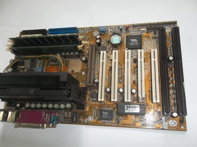 華碩,技嘉,GA-6VXE主機板,P3-500,128M記憶體,有2組ISA,4組PCI,共6片