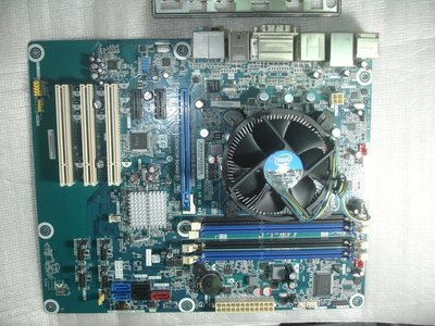 Intel Desktop Board DZ68DB主機板 + i5-2400 3.1G四核CPU含風扇 附檔板 "現貨