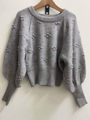 日本品牌nice claup 灰色浮雕立體花朵毛衣上衣長袖