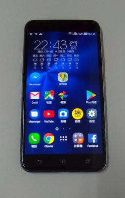 華碩 ZenFone 3 ASUS  ZE552KL 5.5吋手機 記憶體4G/64G 系統：Android 8 二手 外觀九成新 使用功能正常
