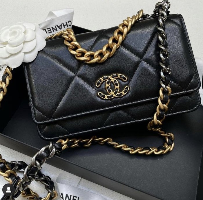 CHANEL AP0957 CHANEL 19 WOC 另一款不得不認識的CHANEL 名牌手袋！ | Yahoo奇摩拍賣