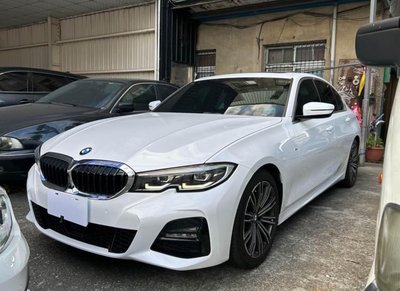 2019年出廠 330i M版 總代理 5AU跟車 HK音響 藍色卡鉗包膜白