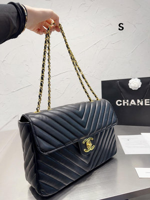 【小老虎全球購】貝嫂同款 網紅風  Chanel 口蓋包   手感超級好  超級大牌 以華麗高貴的外形成 NO94292
