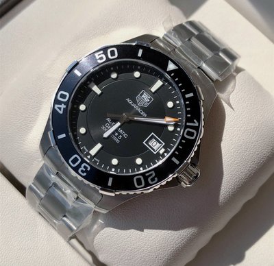 TAG HEUER Aquaracer Calibre 5 黑色面錶盤 銀色不鏽鋼錶帶 男士 自動機械錶 WAN2110.BA0822 豪雅 競潜 300M