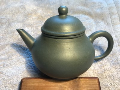 早期  中國宜興 綠泥 線瓢芭樂壺