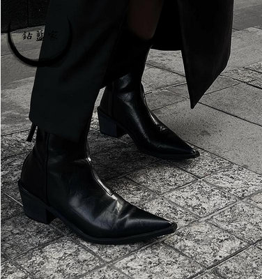 【鈷藍家】暗黑哲學粗跟尖頭短靴流浪畫家時髦潮流摩登尖頭馬丁靴