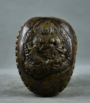 藏傳尼泊爾純手工鏨刻嘎巴拉碗，銅鎏銀手工敲打鑲嵌，黃鼠財神嘎巴拉碗法器，高16公分寬12.5公分厚6公分重量 FY11072
