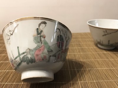 早期 仕女  茶碗  茶杯  一對  淺降彩  粉彩  蓋杯  蓋碗  瓷器