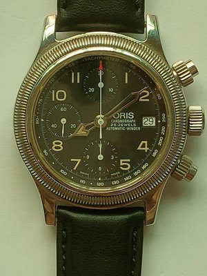 ORIS(7750機芯)計時錶，錶徑39 mm，飛行錶大龍頭錶冠，錢幣紋錶圈，前後藍寶石水晶玻璃，機芯非常亮麗跟新的如出一轍，代用日本高級真皮牛皮錶帶，全部原裝