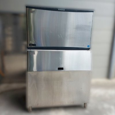 三大餐飲設備      (二手) SCOTSMAN 1400磅製冰機(角冰)