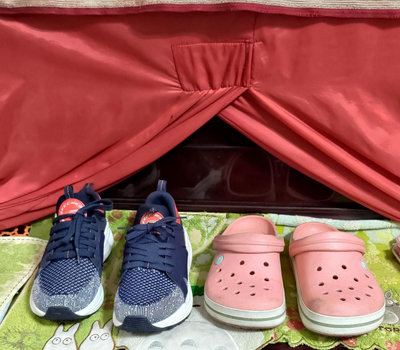 二手 SKECHERS 女休閒套入式鞋款US6=23公分穿 記憶型泡棉鞋墊 crocs 懶人鞋 5 W7=23公分穿