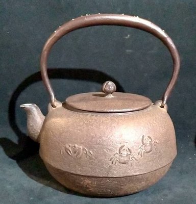 [茶太初] 日本 藏王堂 金象銀嵌提手 沙肌蟹地紋 鐵壺