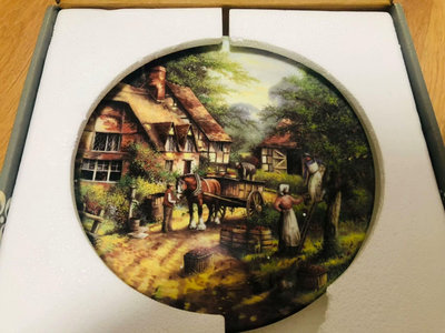 英國骨瓷盤，威基伍德品牌，Wedgwood品牌。鄉村生活系列