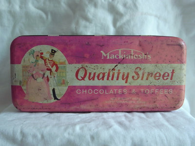 Quality Street 花街巧克力 & 太妃糖鐵盒 made in England 粉紅太妃糖老鐵盒