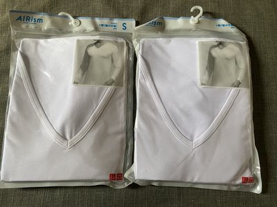 Uniqlo MEN AIRism 輕盈涼感衣 白色 V領T恤 (九分袖) S尺寸 下殺64折 限量特價:250元