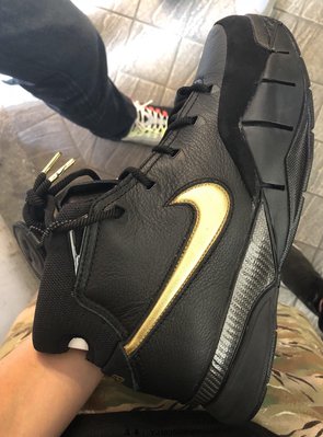 （全新正品）11 Nike Kobe 1 Protro QS “Close Out” AQ2728-002 黑金黑曼巴