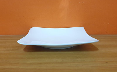 陶瓷盤 凹型 象牙白 方形陶瓷盤 直徑18.5x18.5公分