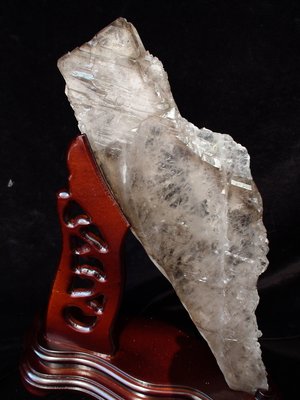 ~shalin-crystal~優質巴西扁平鱷魚骨幹水晶~0.94公斤~完整度高~除穢聚氣~值得珍藏!