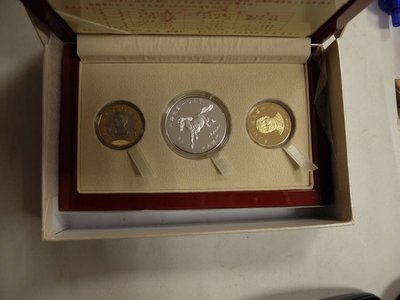 AX637 馬年2014年 103年甲午馬年 生肖套幣 精鑄版 盒附說明書~無收據
