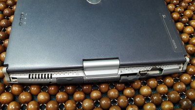 零件機 Acer Travelmate C110 Tablet 可正常開機,外殼鍵盤有損傷