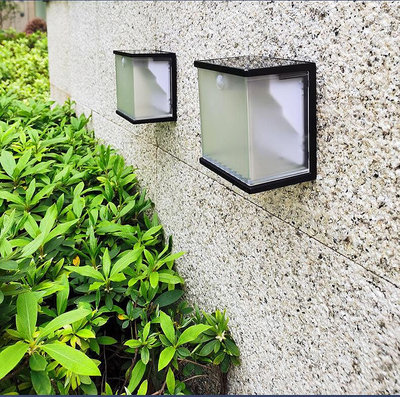 太陽能燈戶外庭院燈壁燈人體感應路燈自動亮LED家用臺階花園