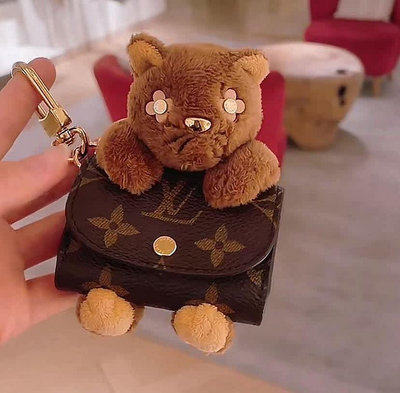 LV M01561 cute cat pouch Earphone Case 可愛貓咪耳機盒