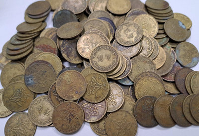 民國60年代蘭花5角硬幣 普品 共50枚 品相大致 年份隨機出貨