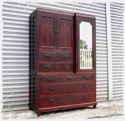 ^_^ 多 桑 台 灣 老 物 私 藏 ----- 巴洛克雕刻的台灣老檜木櫃