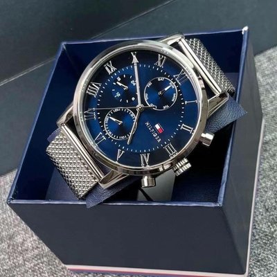 TOMMY HILFIGER Sophisticated 藍色錶盤 銀色不鏽鋼編織網眼錶帶 羅馬數字 石英 男士手錶 1791398