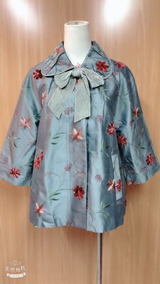 【ting依櫃】~0918~秋冬斷貨款 藍綠色 立體玫瑰刺繡蠶絲七分袖外套