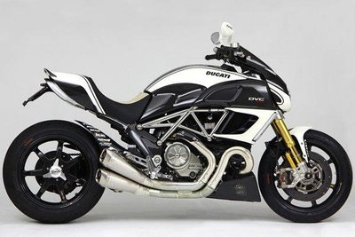 DNS部品 Ducati MOTOCORSE 部品 Diavel “Grosso Due”  鈦合金前連結段 + 鈦合金尾段排氣管