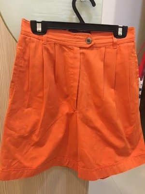 小花別針、專櫃品牌【AIGNER】橘色休閒五分褲