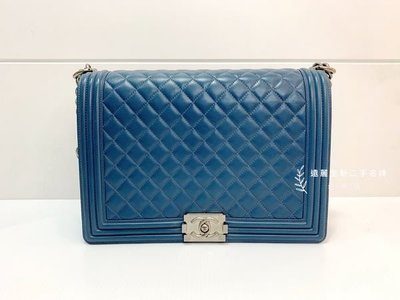 台南店 遠麗全新二手名牌館~V0150 Chanel 藍色羊皮菱格紋復古銀鍊boy30