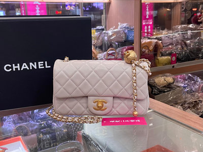 ☆最愛二手精品☆ CHANEL MINI COCO 20 近全新香奈兒淡灰紫色羊皮復古金球鍊肩背包斜背包 20cm AS1787 可調節長度 XG5838 CF