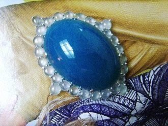 [ 綺緣精品 ] 天然台灣藍寶玻璃種地--蛋面墜子 -- 79.6克拉-- 附證書