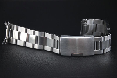 來來鐘錶~中排光面 ,兩側拉砂質感,SEIKO,SUBMARINER,GMT黑水鬼20mm彎頭實心不鏽鋼錶帶,單折側扣