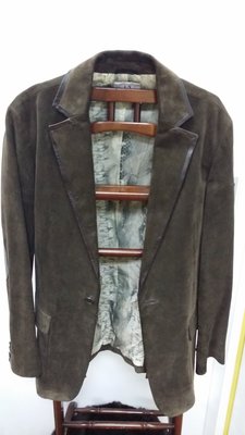 AIX ARMANI EXCSANGE 麂皮西裝夾克肩寬46.5,衣長77.5，袖長65,身寬47